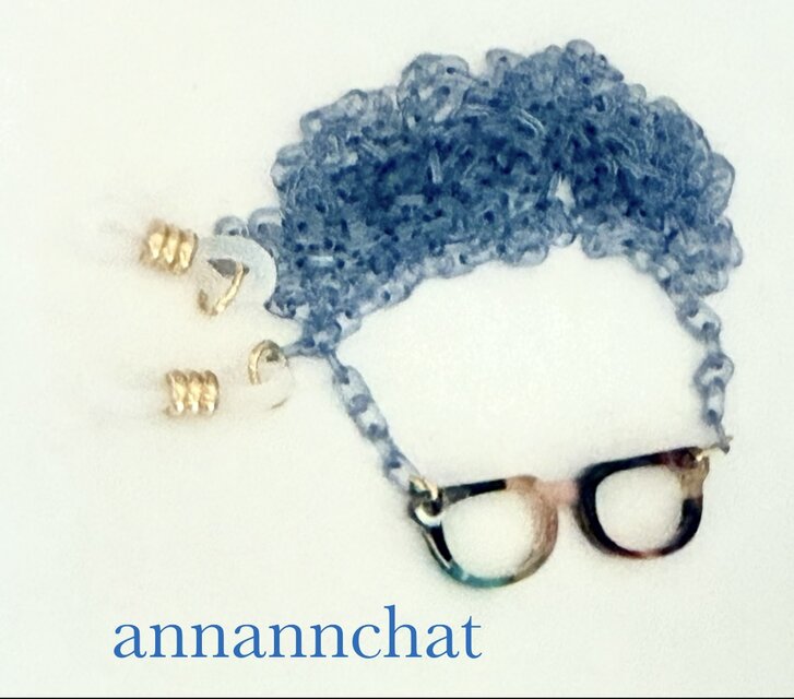 【超軽　お洒落な眼鏡モチーフ　ライトブルー　グラスコード】元祖オリジナル　軽い　金属チェーン不使用　