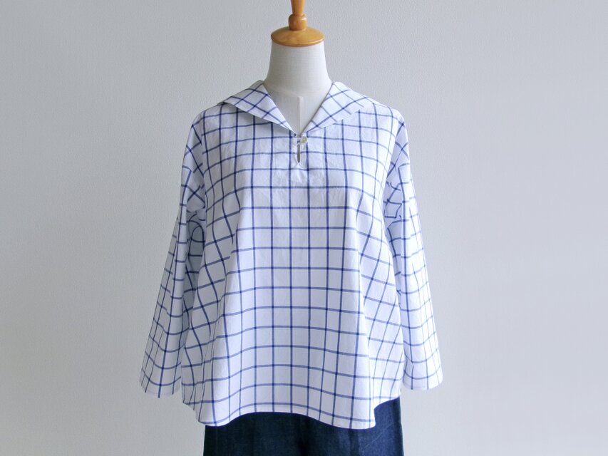 ゆったりシルエットのセーラーカラーTブラウス（国産オックス生地・チェック柄）受注製作