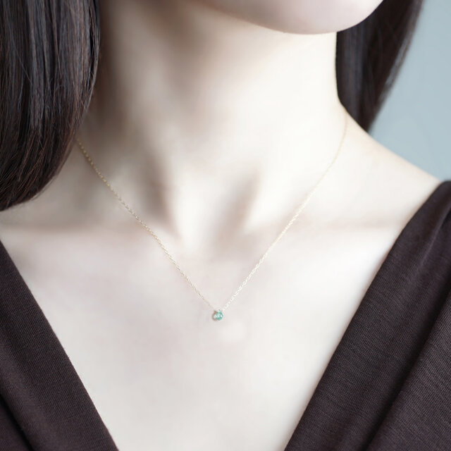 K10エメラルドのブリオレットドロップネックレス ～翠石（すいぎょく