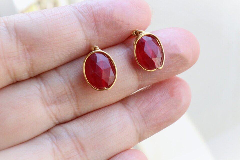 レッドジェイド ローズカット Wire ピアス／イヤリング | iichi 日々の