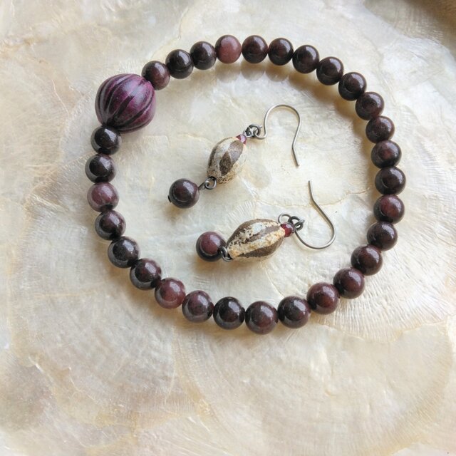 ヌーマイトインガーネット」とオリジナル陶土ビーズ＊＊＊ブレスレット