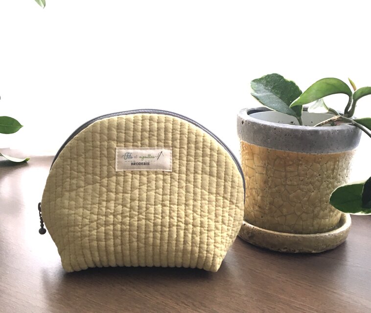 春色のポーチ　ヌビキルト　からし色　ミモザ