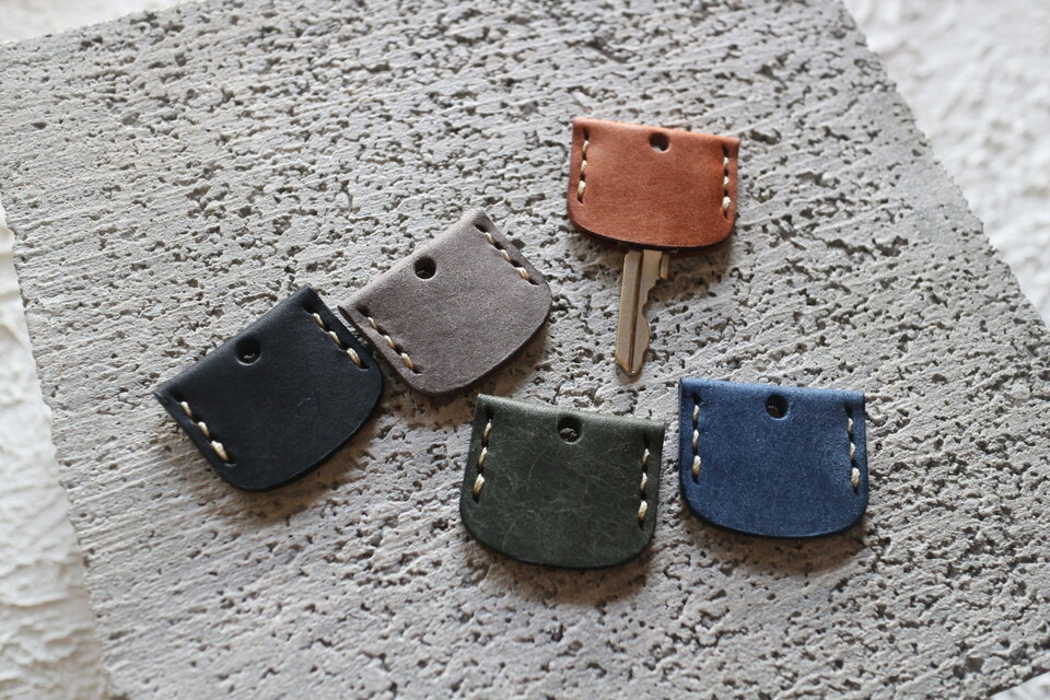 【受注生産品】イタリアンレザーのキーカバー "MARGOT/マルゴー" イニシャル刻印無料