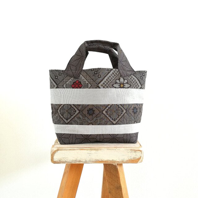 大島紬リメイク＊トートバッグ | iichi 日々の暮らしを心地よくする