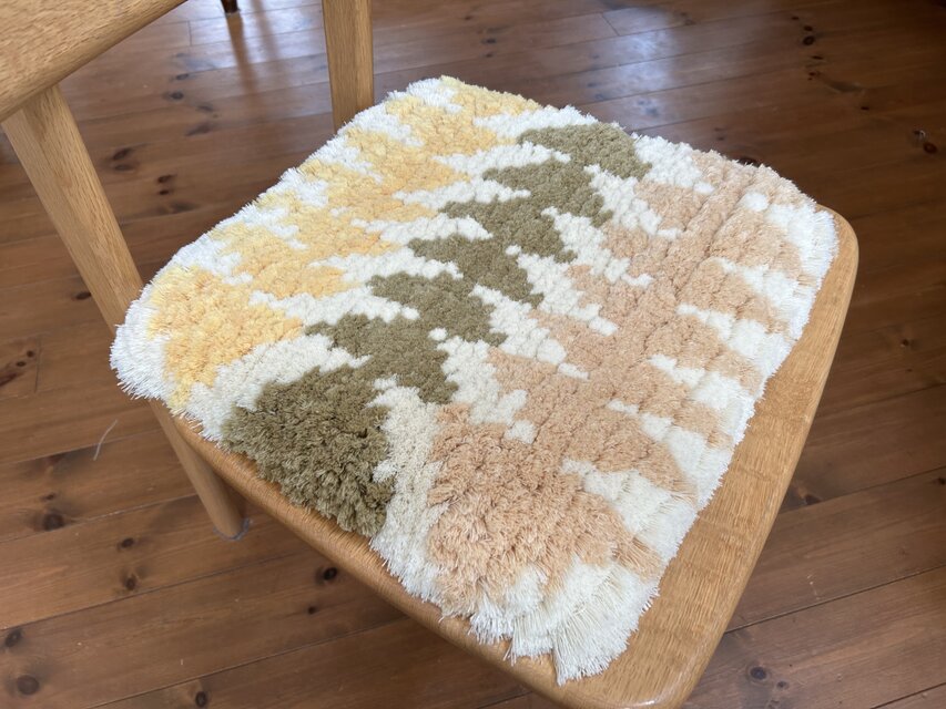 手織りの椅子敷き 草木染め ノッティング織 更に値下げしました！ノッティング織椅子敷 草木染め 結び織