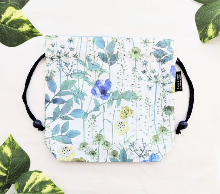 【在庫ご注文ページ】リバティ　ハンドメイド　巾着袋　大 リバティイルマブルーの巾着袋 | iichi 日々の暮らしを心地よく