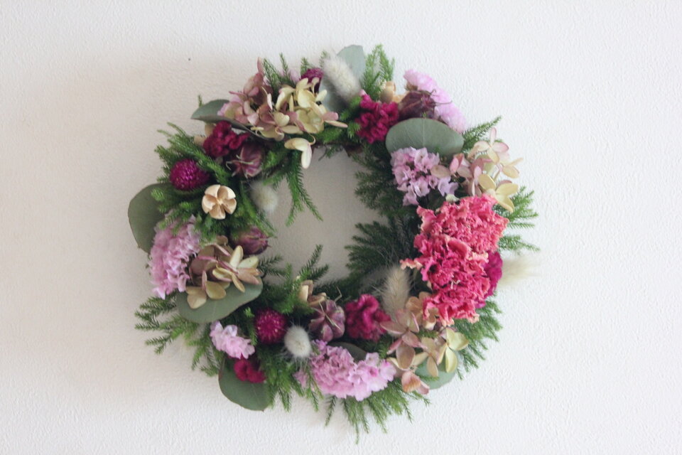 母の日リース1(ピンクカーネ）