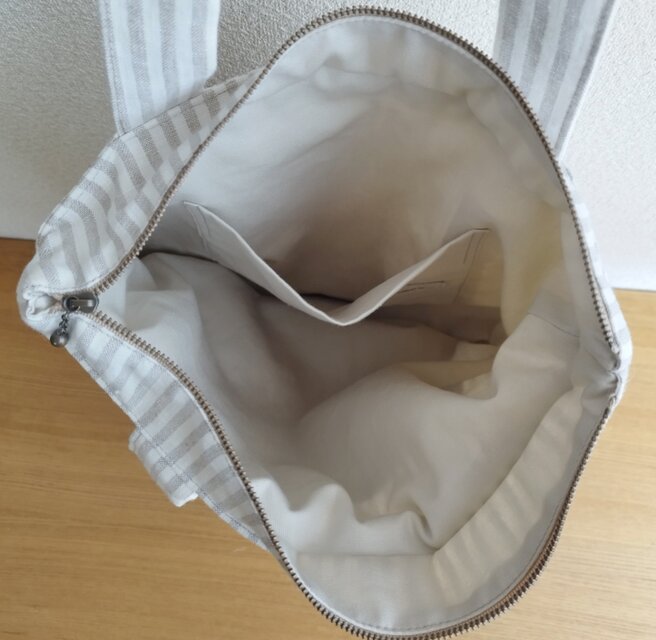 ストライプ リネン の ショルダーバッグ 赤耳外ポケット | iichi 日々