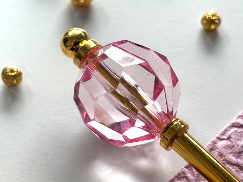 かんざし　多角形カットのクリアビーズ　薄ピンク　透明　桃色　涼しげ　一本簪　一本挿し　