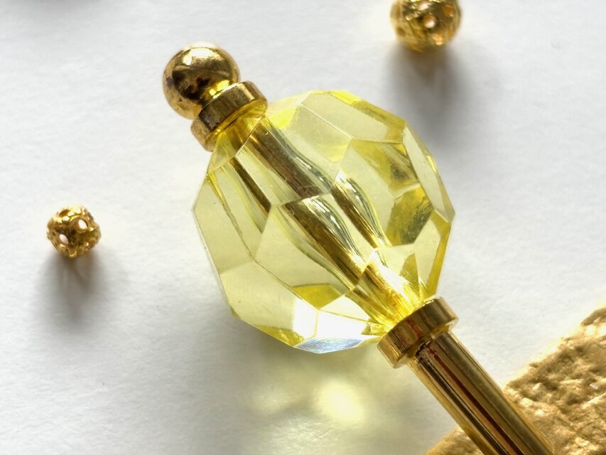 かんざし　多角形カットのクリアビーズ　黄色　イエロー　透明　涼しげ　一本簪　一本挿し　