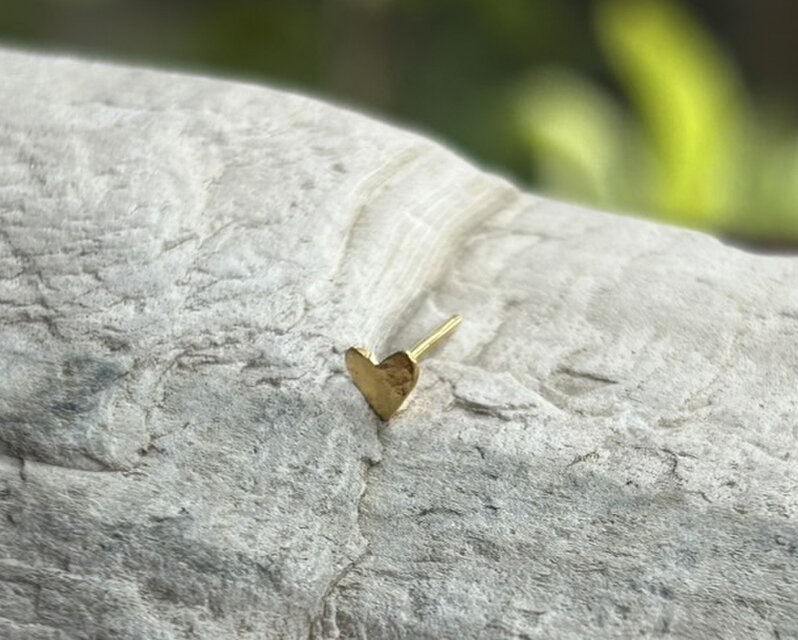 小さなハートの純金ピアス◇K24 Pure Gold Heart◇純金スタッドピアス◇片耳