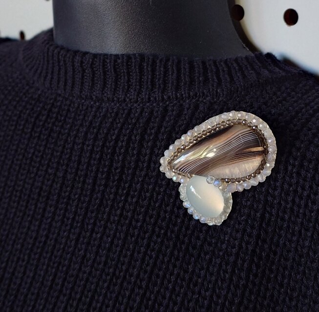 バンデッドアゲートとホワイトカルセドニー