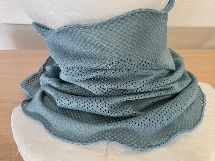 吸汗・速乾ひんやりすべすべターコイズブルーパンチングメッシュ