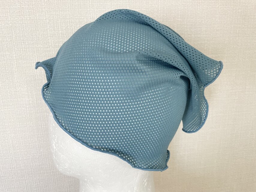 吸汗・速乾ひんやりすべすべターコイズブルーパンチングメッシュ