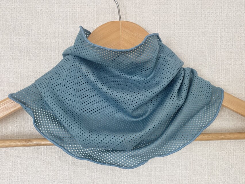 吸汗・速乾ひんやりすべすべターコイズブルーパンチングメッシュ