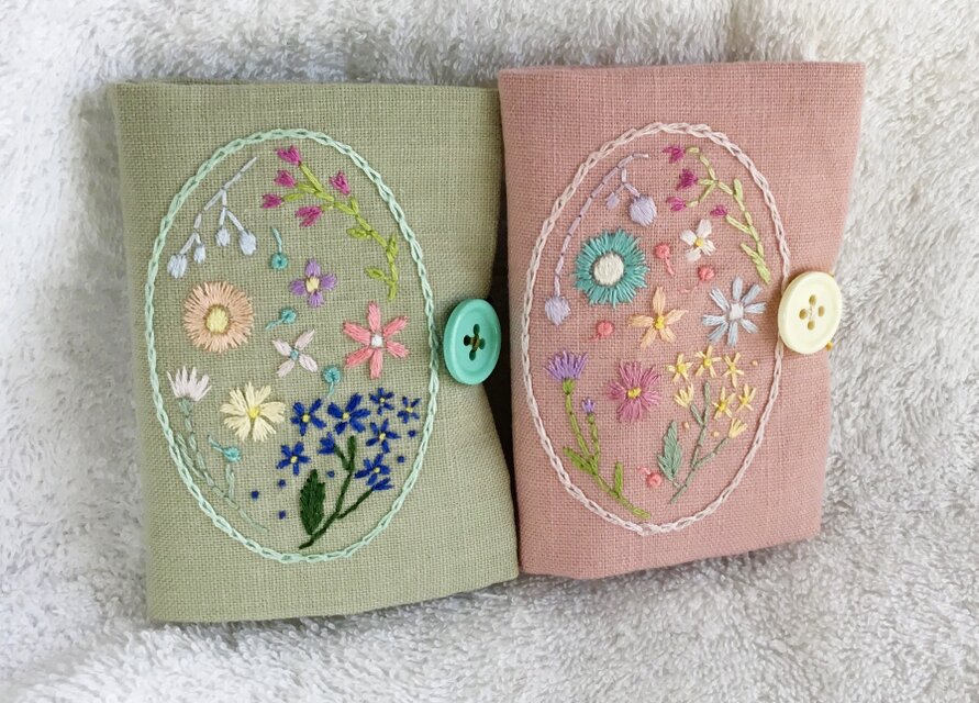 ハンドメイドきな 花刺繍のニードルケース～オーバルの中の花～ | iichi 日々の