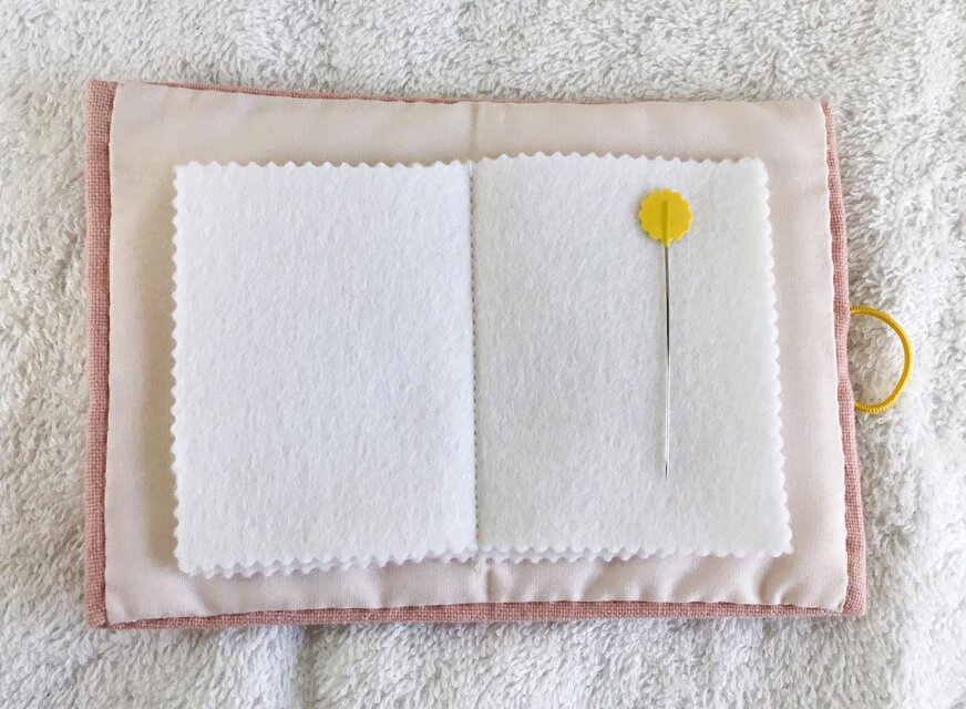 花刺繍のニードルケース～オーバルの中の花～ | iichi 日々の暮らしを