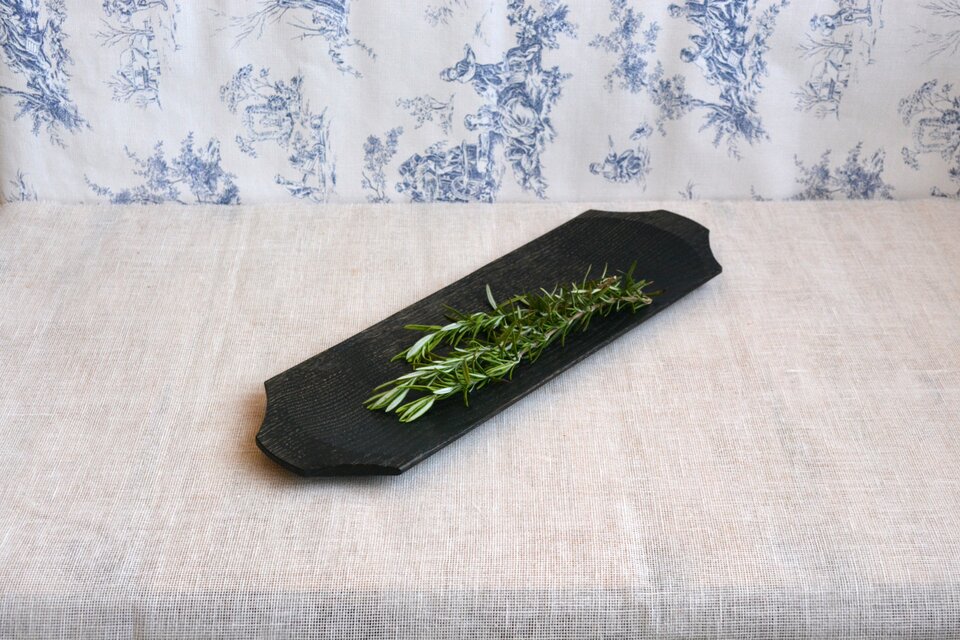 クリの長皿（黒色：鉄媒染）