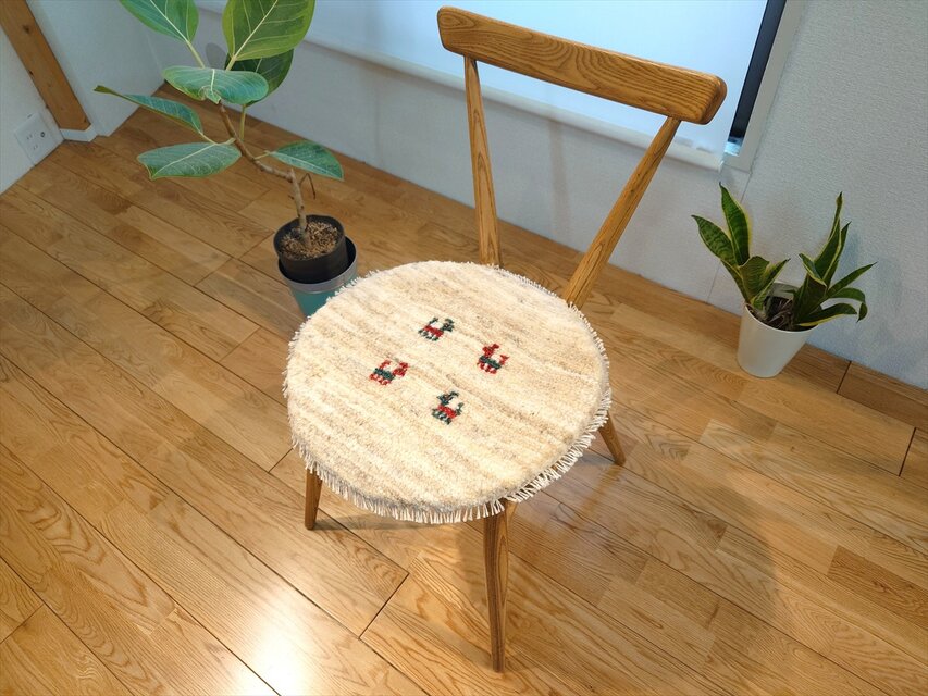 ペルシャ　ギャッベ  ミニマット 円形　40.5×40   アイボリー　ヤギ ペルシャ ギャッベ ミニマット 円形 40.5Φ40cm 円形 丸型
