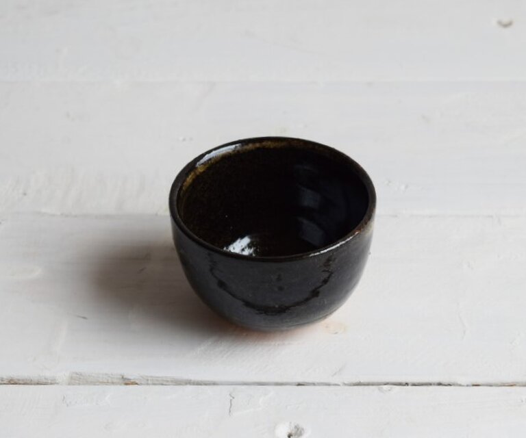 黒釉窯変ぐい呑み