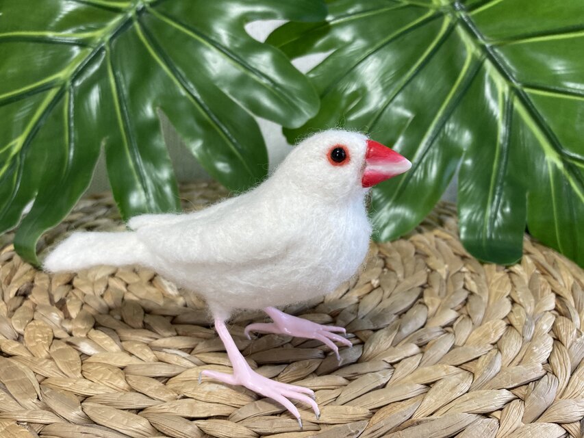羊毛フェルト白文鳥 | iichi 日々の暮らしを心地よくするハンドメイド