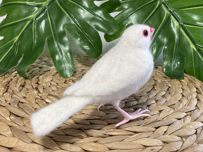 羊毛フェルト白文鳥 | iichi 日々の暮らしを心地よくするハンドメイド