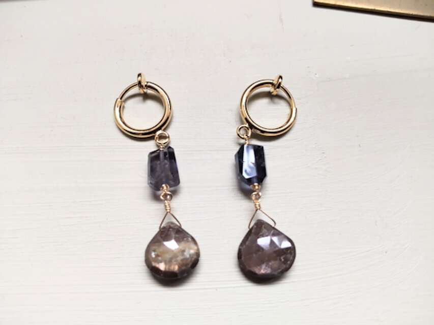 Gemstone earrings/ゴールデンシーンサファイア+アイオライト(ピアス,イヤリング)