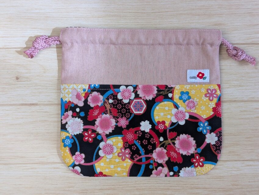 華やかな桜舞う巾着