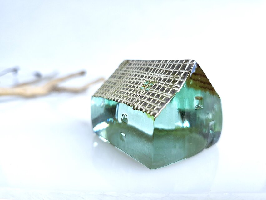 ガラスの家　置物　クリア　銀の屋根