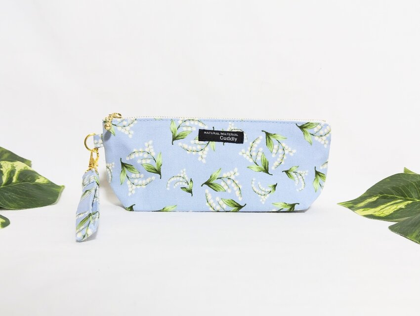 すずらんの持ち手付きペンケース