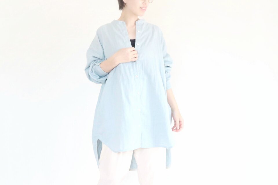 ほどよいきちんと感がちょうどいい　ふんわりガーゼシャツ　紫陽花ブルー　　綿　ペールカラー　フォーマル
