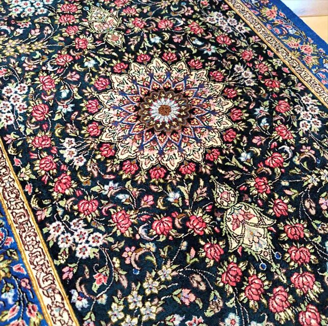 ペルシャ絨毯 クム産 シルク100％ 85cm×55cm ペルシャ絨毯 クム産 シルク100％』 ｜骨董品買取 緑和堂