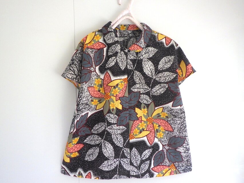 爽やか浴衣のブラウス　レトロで可愛いお花Ｂ1