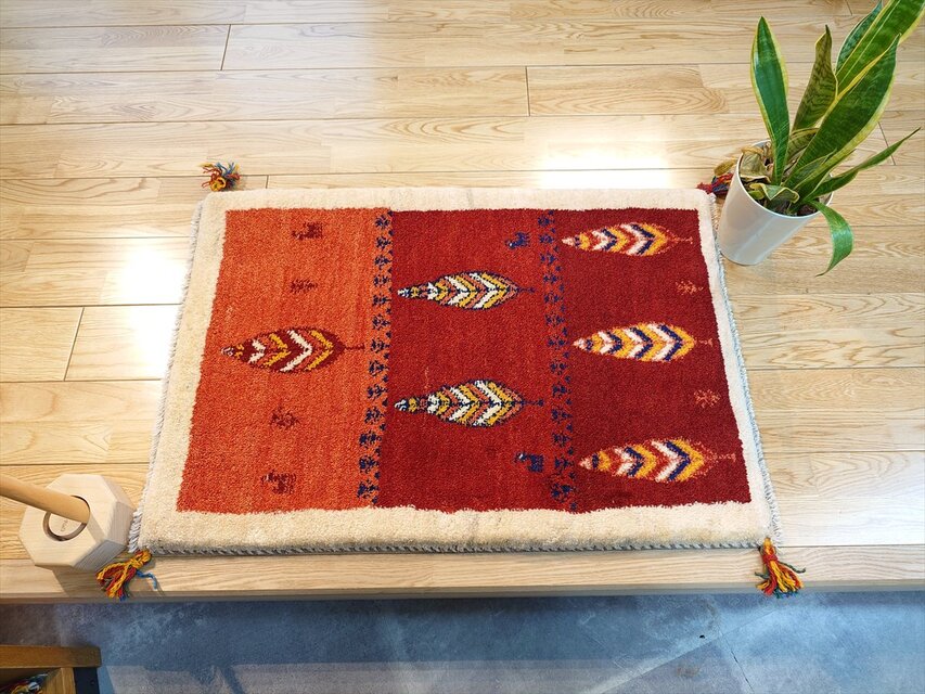 ペルシャ　ギャッベ　玄関マット　ラグ　88X60㎝　糸杉　桃色　茜色　ボルドーカラー　グラデーション　RJ12856