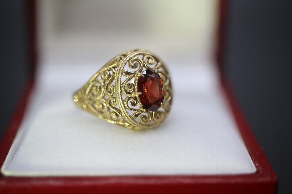 ビンテージ 英国 イギリス 1993年 天然 ガーネット ゴールド 指輪 リング 純金率 375 9CT J191