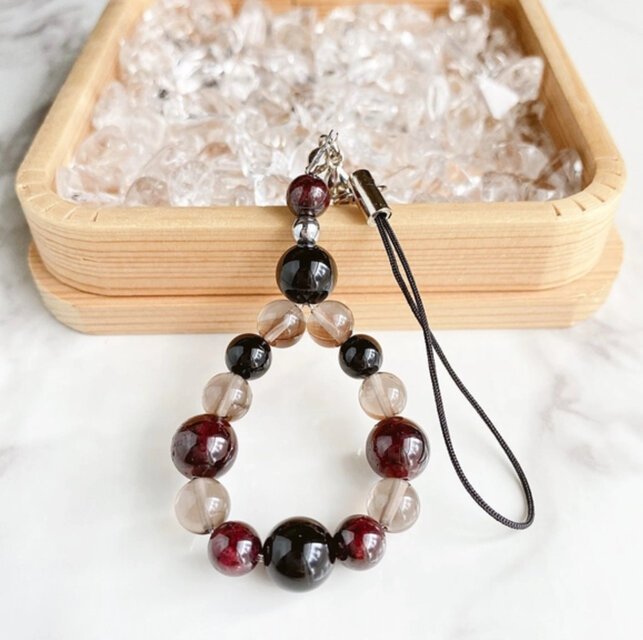 【再販15点以上】困難を乗り越えられるよう導く ガーネット・オニキス・スモーキークォーツ 天然石ストラップ No346S