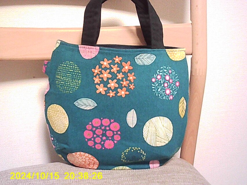 オックス生地・グリーン地のサークル柄・小さなめ手提げ