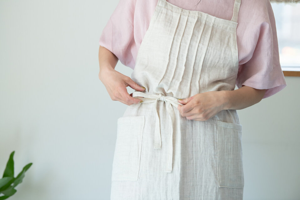 胸もとギャザーのエプロン【Linen＆Organiccottonガーゼ】 | iichi