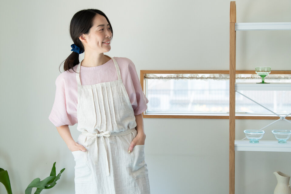 胸もとギャザーのエプロン【Linen＆Organiccottonガーゼ】 | iichi