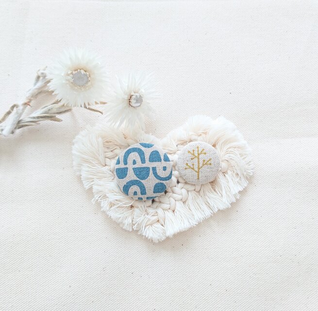 ★くるみボタンブローチ★