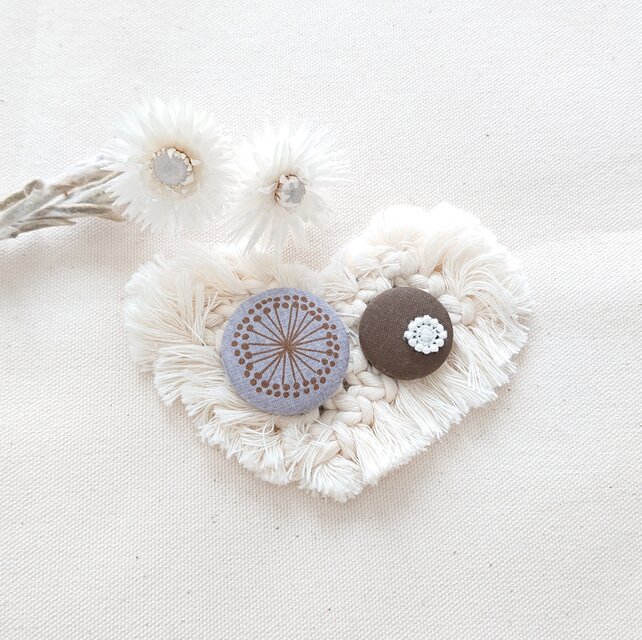 ★くるみボタンブローチ★