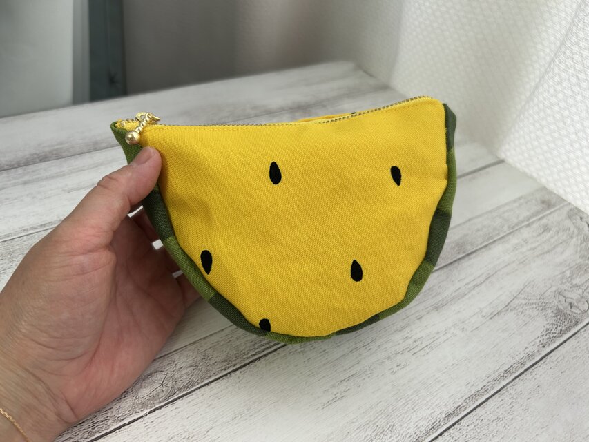 コロンっとした可愛いスイカポーチ（中もタネあり 黄色）