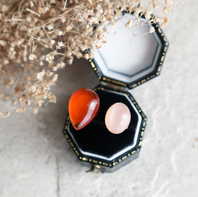 濃淡オレンジ！天然石カーネリアンとピーチムーンストーンのフォークリング 金アレ対応