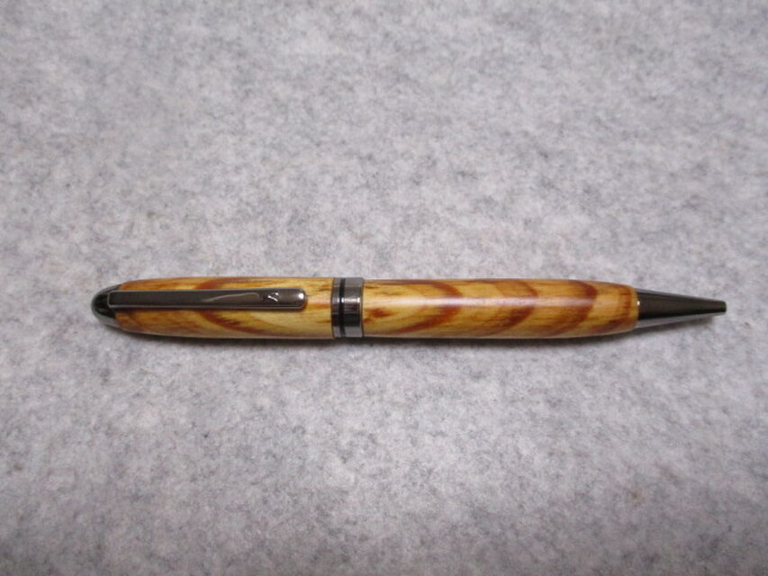 肥松(黒松)ジン　霜降り　出雲産　樹齢300年　蜜蠟ワックス仕上げ　回転式ヨーロピアンボールペン