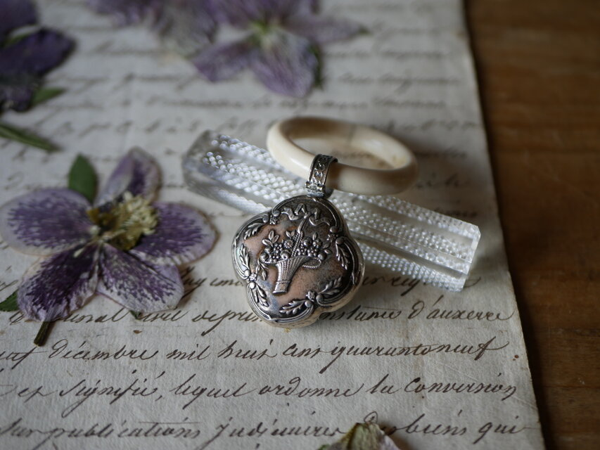 シルバーラトル パニエ ベビーラトル がらがら フランスアンティーク