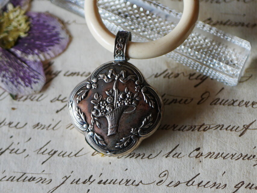 シルバーラトル パニエ ベビーラトル がらがら フランスアンティーク