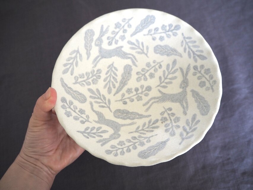 手びねり鉢 『野あそび』 | iichi 日々の暮らしを心地よくする