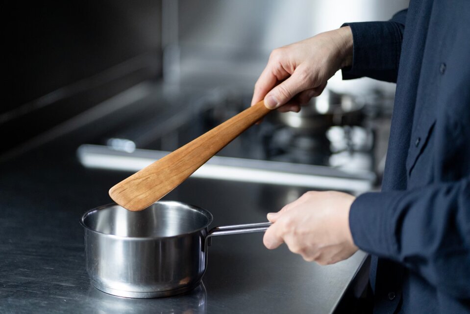 お料理用しゅっとしたへら　ヒノキ