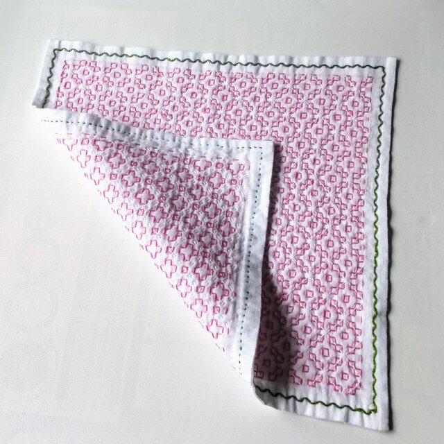 刺し子ふきん/カバー 『ダリヤ』 ピンク【受注制作】 | iichi 日々の