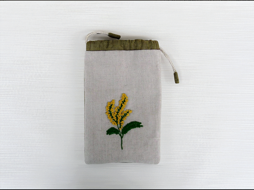 春の香り：ミモザ刺繍リネン巾着（R-16） | iichi 日々の暮らしを